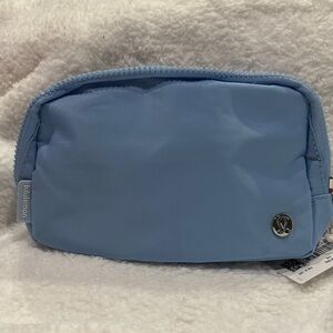 Lululemon Everywhere Belt Bag 1L in Washed Denim